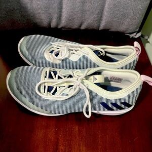 Size 8.5 Adidas sneakers